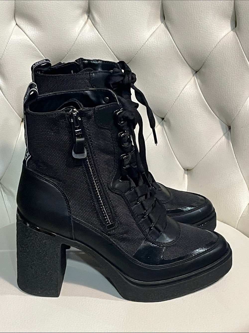 DKNY Black Lace-Up Platform Lug Heeled Ankle Boots Size 8 Eye Catching - Picture 8 of 12